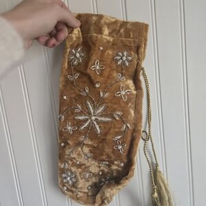 Embroidered Velvet Wine Gifting Pouch with Tassel Silver, Gold, White